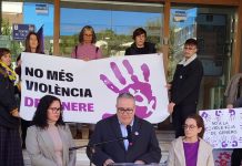 Ibi reafirma su compromiso contra la violencia de género en el acto institucional del 25N
